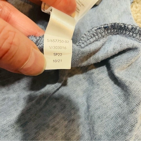 Athleta Blue Leopard Breezy V-neck Modal T-Shirt Size S - Picture 10 of 12